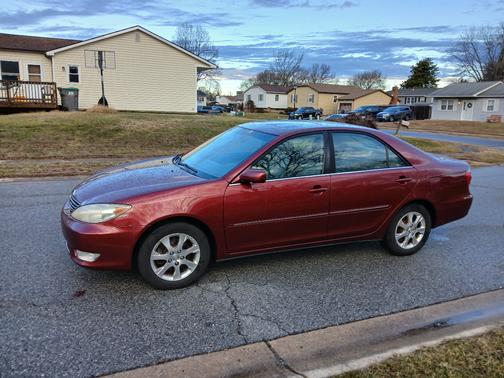 2005 Toyota Camry LE V6