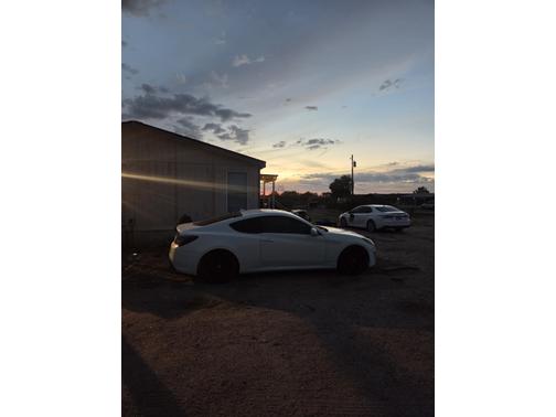 White 2013 Hyundai Genesis Coupe 2.0T R-Spec