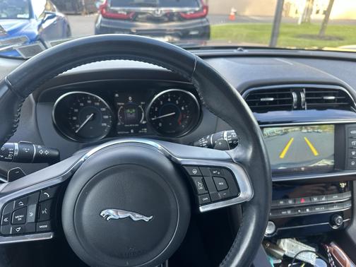 Green 2018 Jaguar F-PACE 30t Prestige
