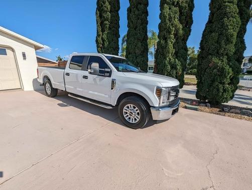 White 2019 Ford F-250 XLT