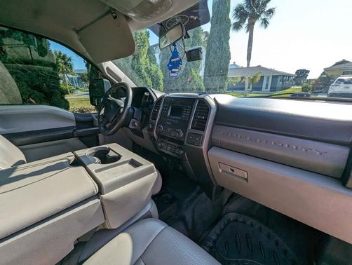 White 2019 Ford F-250 XLT