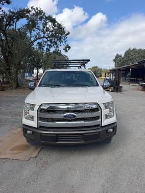 White 2015 Ford F-150 Lariat