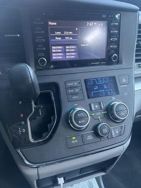 Black 2018 Toyota Sienna LE