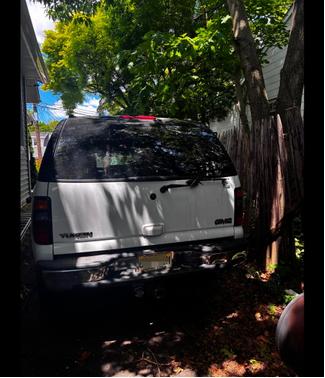 White 2004 GMC Yukon SLT