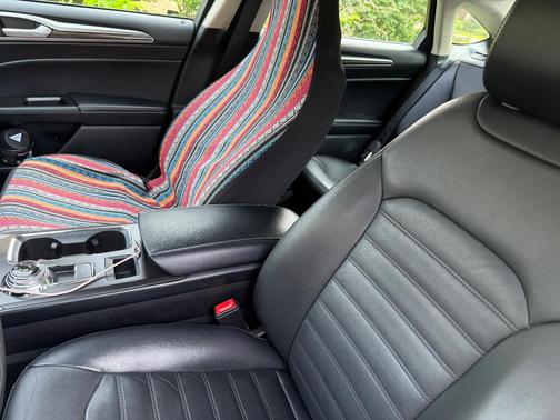 Black 2018 Ford Fusion SE