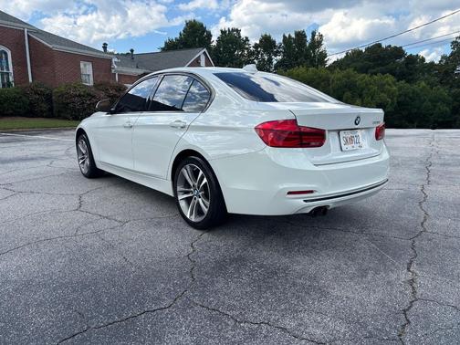 White 2018 BMW 330 i