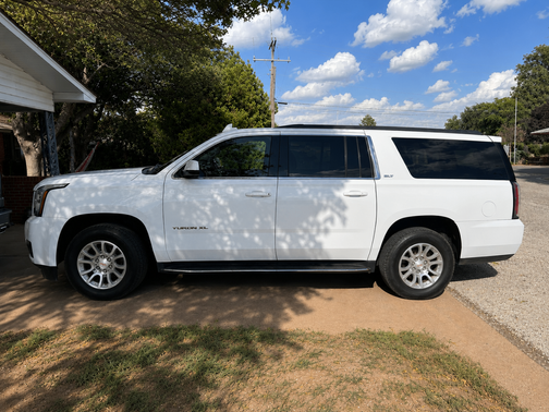 White 2019 GMC Yukon XL SLT