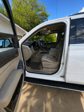 White 2019 GMC Yukon XL SLT