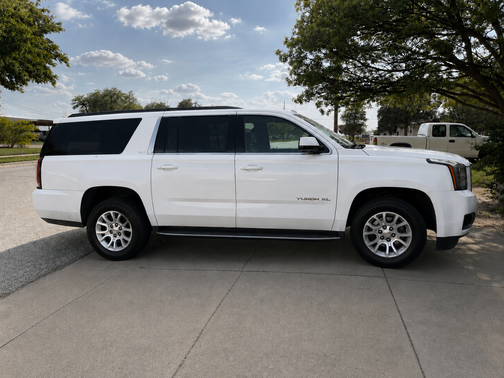 White 2019 GMC Yukon XL SLT