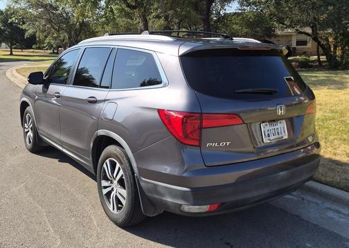 Gray 2017 Honda Pilot EX-L