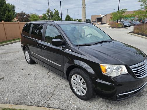 2014 Chrysler Town & Country Touring