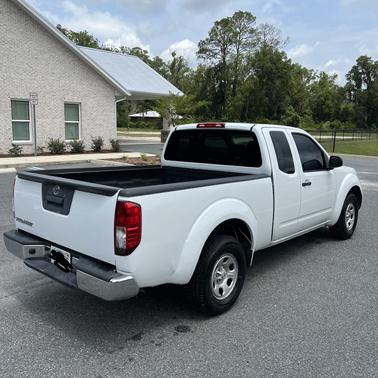 White 2016 Nissan Frontier S