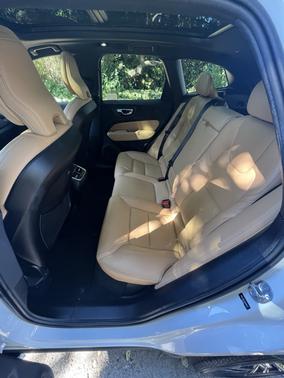 2022 Volvo XC60 B5 Inscription