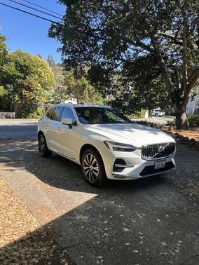 2022 Volvo XC60 B5 Inscription