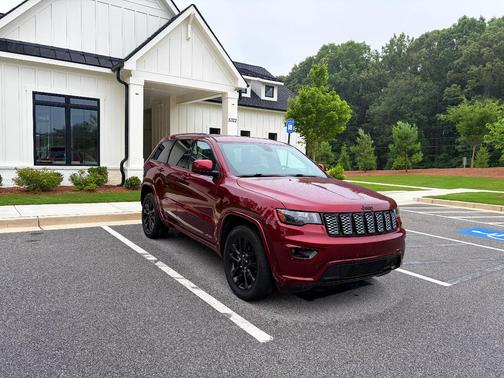 Red 2020 Jeep Grand Cherokee Altitude