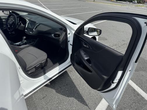 2017 Chevrolet Malibu 1LT