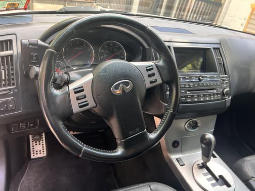 2005 INFINITI FX45 Base