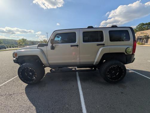 2009 Hummer H3 Base