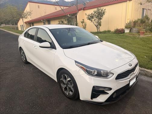 White 2021 Kia Forte LXS
