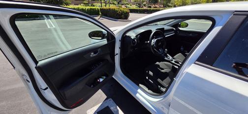 White 2021 Kia Forte LXS