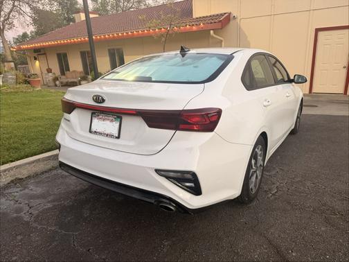 White 2021 Kia Forte LXS