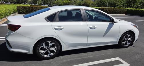 White 2021 Kia Forte LXS