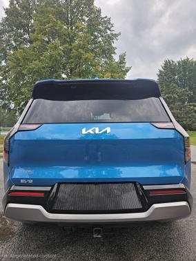 2025 Kia EV9 Land