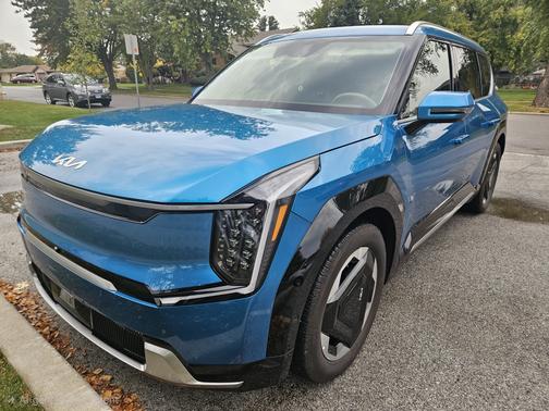 2025 Kia EV9 Land