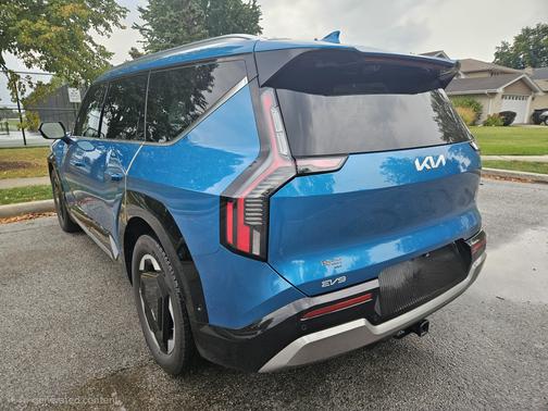 2025 Kia EV9 Land