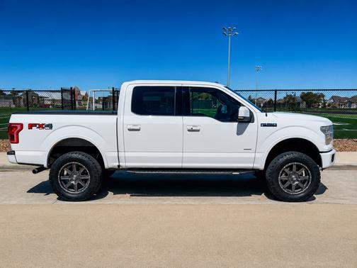 White 2015 Ford F-150 Lariat