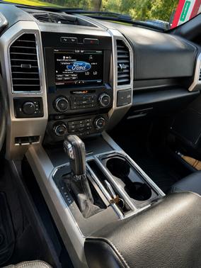 White 2015 Ford F-150 Lariat