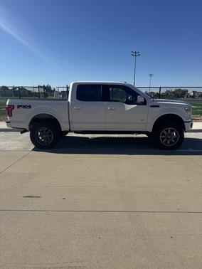 White 2015 Ford F-150 Lariat