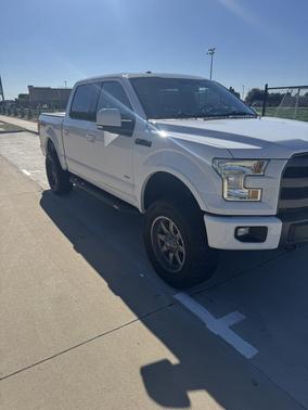 White 2015 Ford F-150 Lariat