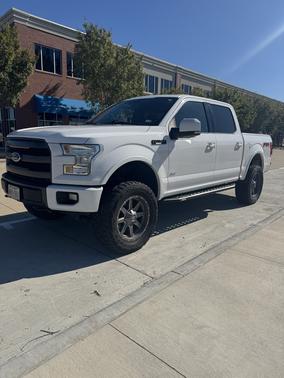 White 2015 Ford F-150 Lariat