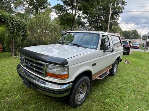 Beige 1995 Ford Bronco Eddie Bauer