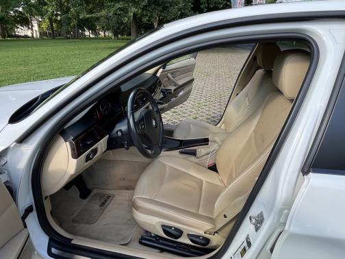 2011 BMW 328 i
