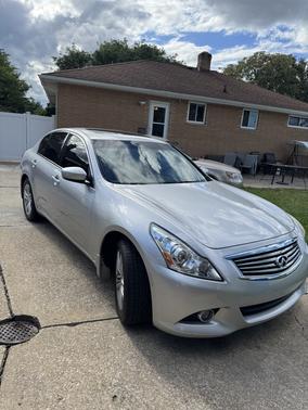 Silver 2013 INFINITI G37 x