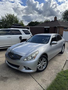 Silver 2013 INFINITI G37 x