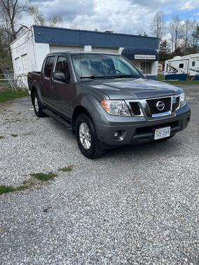 Gray 2019 Nissan Frontier SV