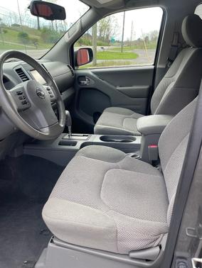 Gray 2019 Nissan Frontier SV
