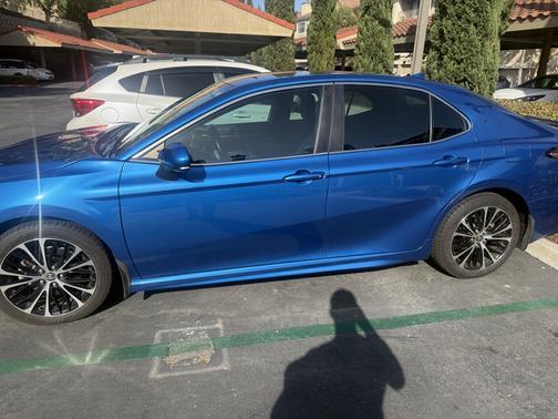 2020 Toyota Camry SE