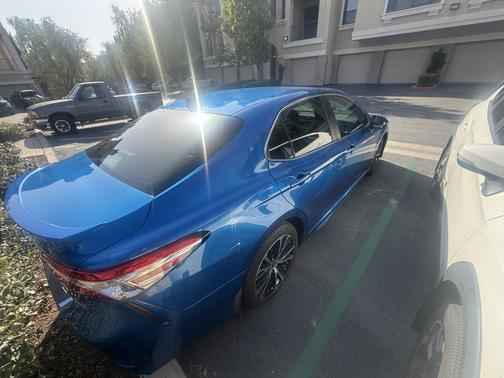 2020 Toyota Camry SE