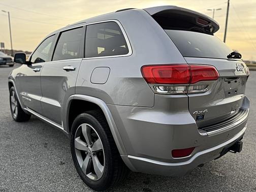Gray 2015 Jeep Grand Cherokee Overland