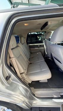 Silver 2009 Ford Expedition XLT