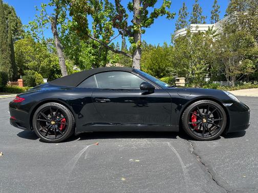 Black 2019 Porsche 911 911 Carrera S Cabriolet