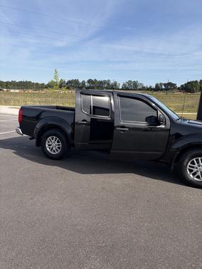 Black 2020 Nissan Frontier SV