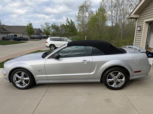 Silver 2006 Ford Mustang GT
