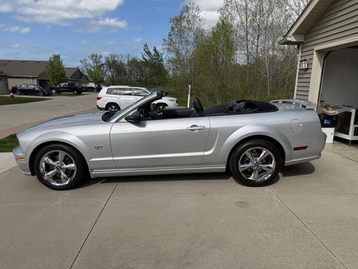 Silver 2006 Ford Mustang GT