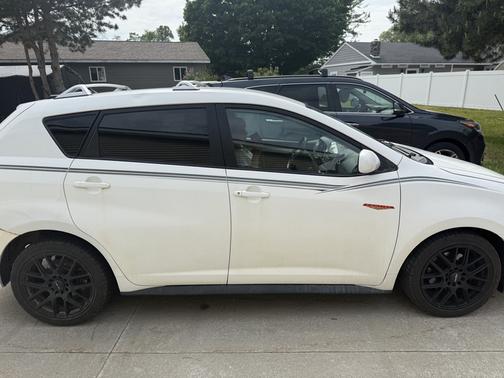 2009 Pontiac Vibe Base