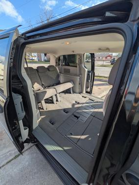 Black 2008 Dodge Grand Caravan SE